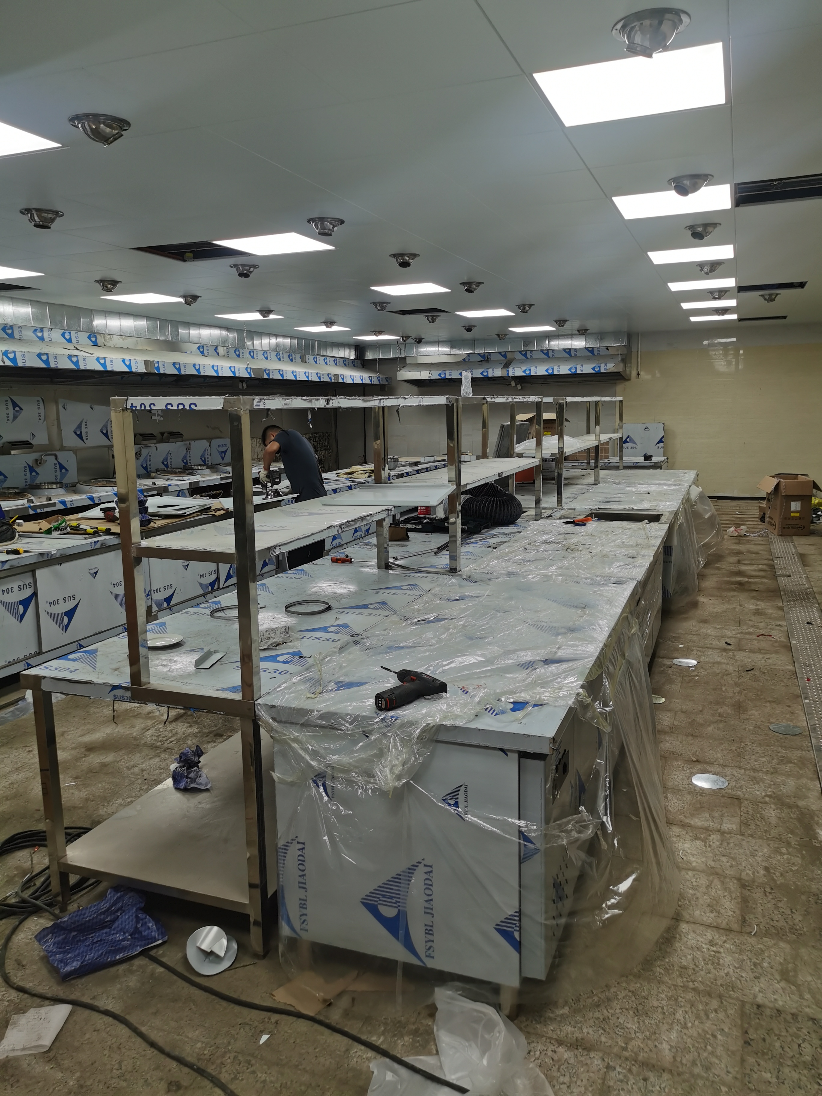餐馆厨房用的油烟净化系统怎么选 餐馆厨房用的油烟净化系统怎么选